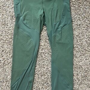 Lululemon Uncovered Strength High-Rise Crop 23" size 8